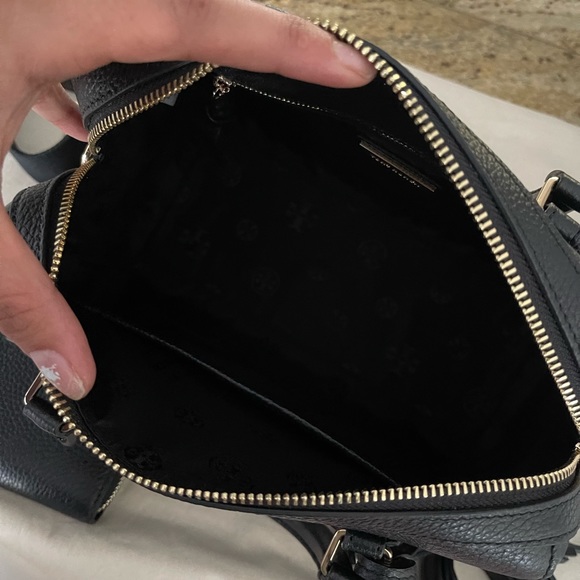 New Tory burch thea black satchel 🖤 - Picture 4 of 11